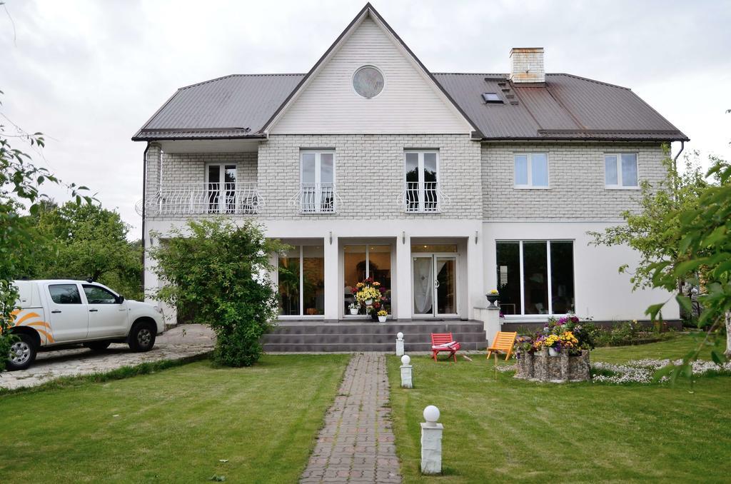 Oti Guesthouse Tallinn Exterior photo