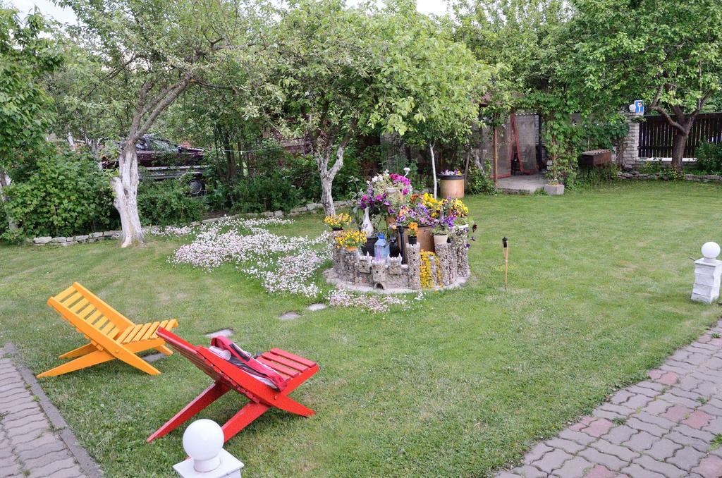 Oti Guesthouse Tallinn Exterior photo